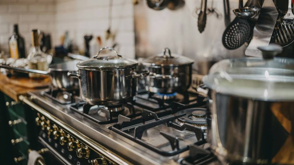 What Are the Safety Dos and Don’ts of Using a Pressure Cooker